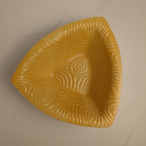 Triangle Footed Bowl Swirl Design Yellow Signed ASH 1980s Y2K Trinket Dish - Picture 2 of 6